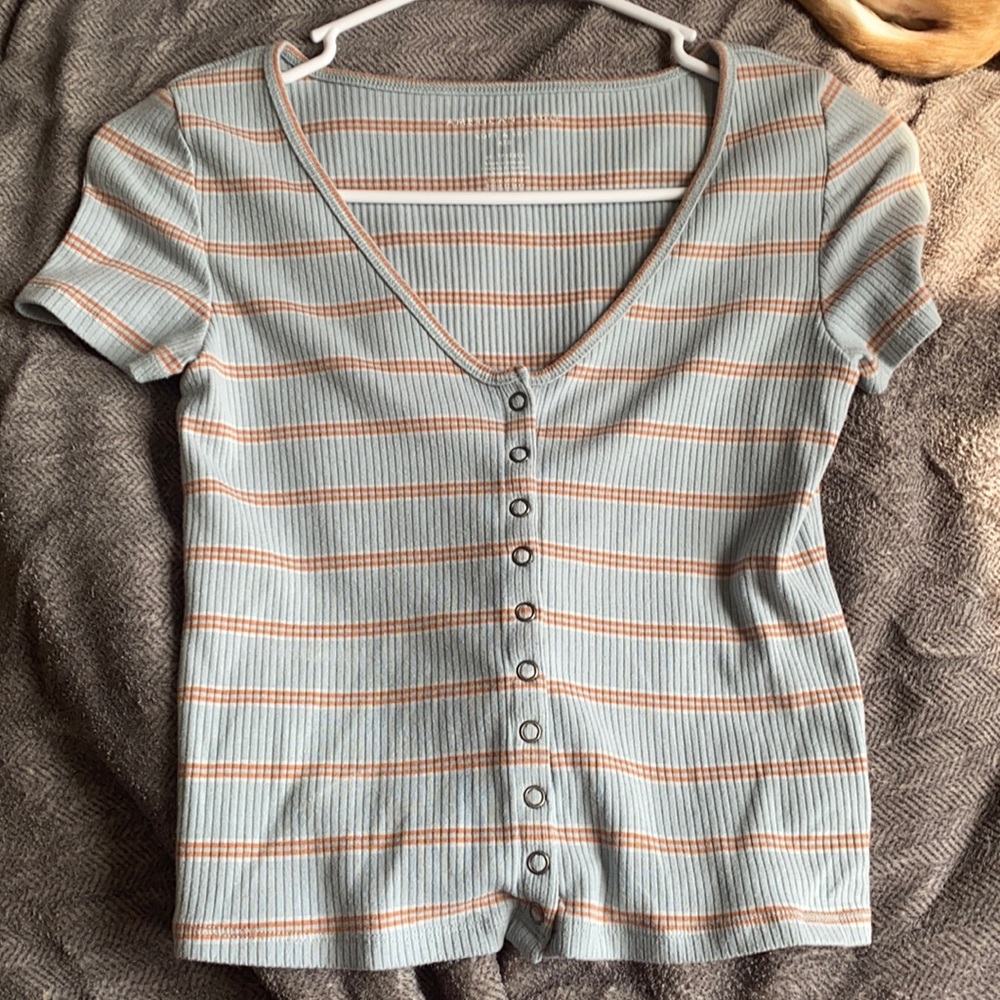 American Eagle shirt